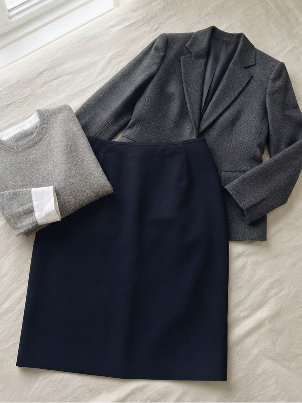 Classic Navy Blue Women's Tailored Pencil Skirt . size 12